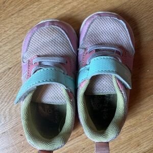See Kai run basics. Size 5 toddlers.